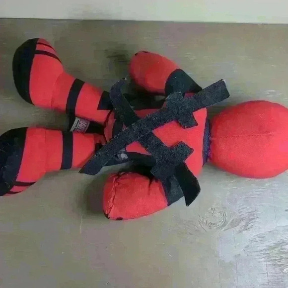 Marvel Comics 'Deadpool' 14  Inch Stuffed Plush Toy - Used But Still Awesome! - Picture 6 of 6